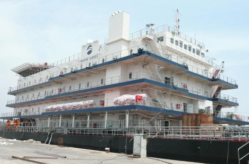 Large offshore accommodation and support structure